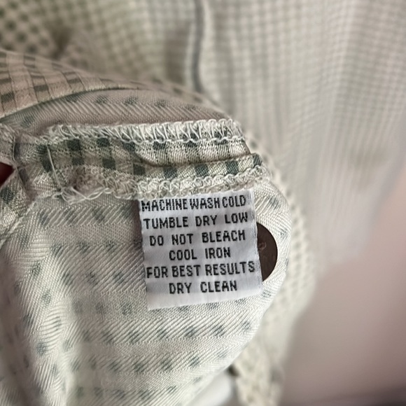 Tommy Bahama 100% Silk Button Down - Picture 4 of 5